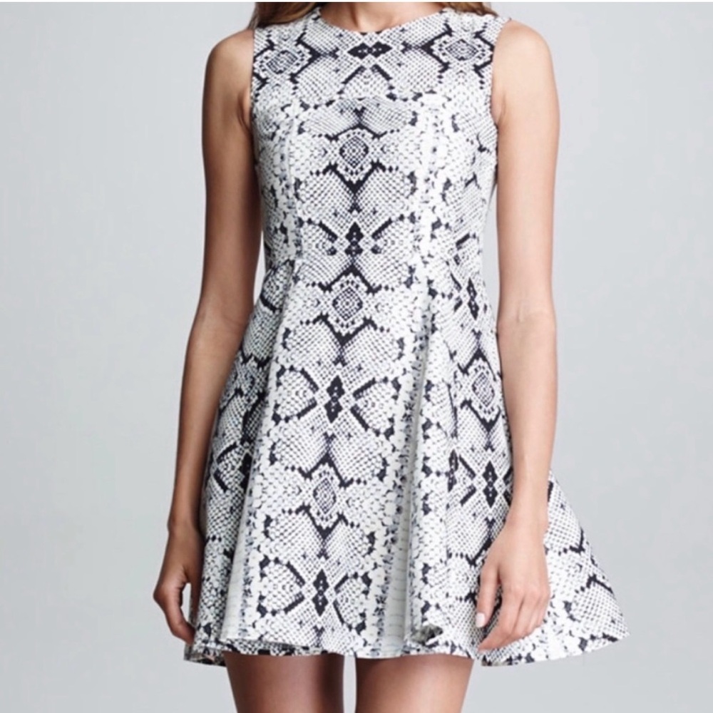 Nanette Lepore Snakeskin Print Sleeveless A-Line Mini‎ Dress Made in NYC Size 6